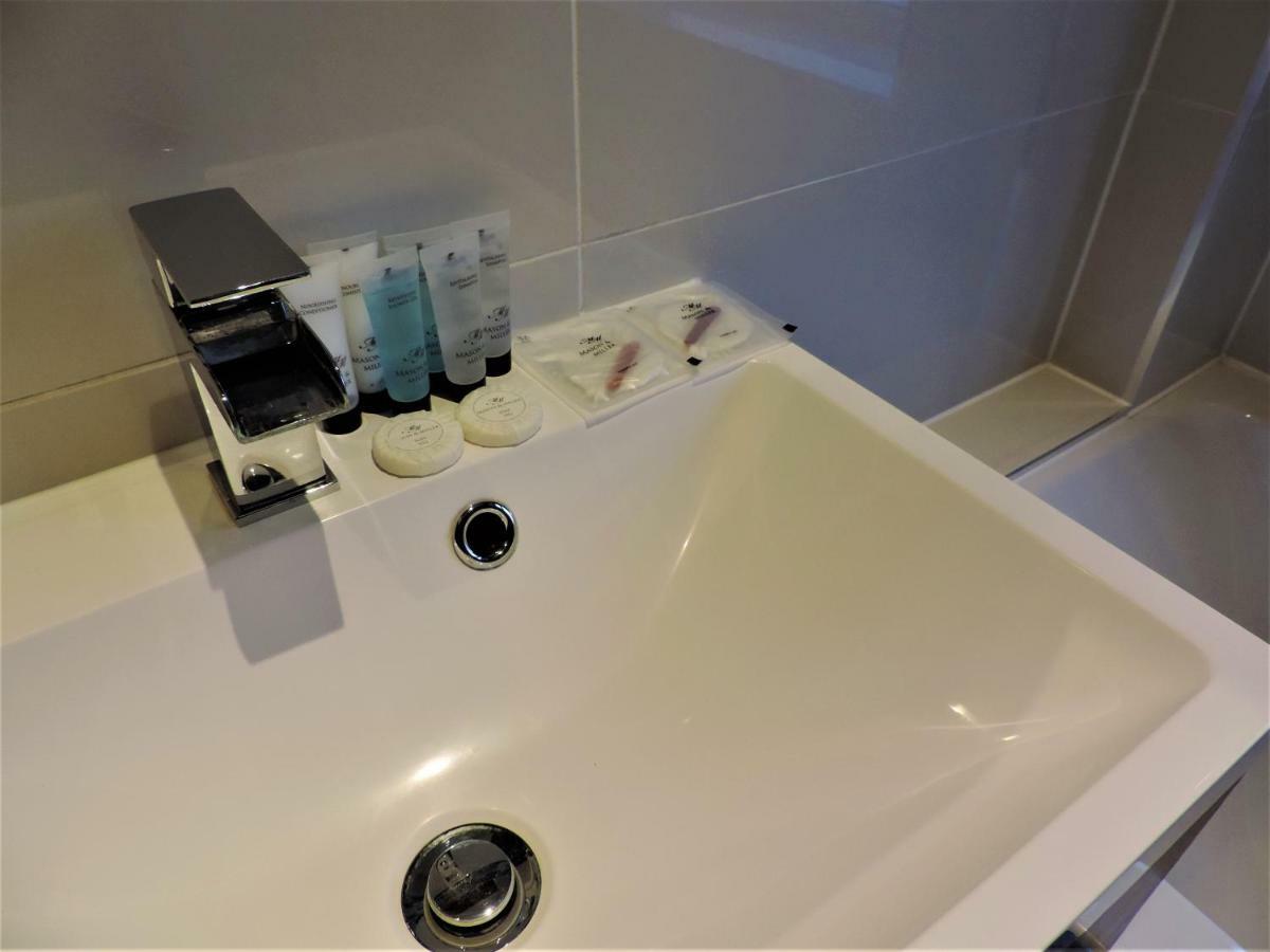 3 Bed Farnborough Air Accommodation Exterior photo